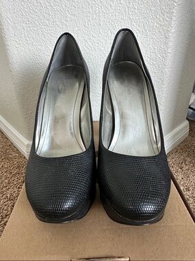 Calvin Klein Black Textured Platform Heels - Size 6